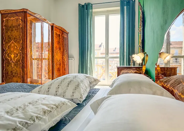 Dimora Di Autore - Storia & Relax Vicino A Stazione شقة